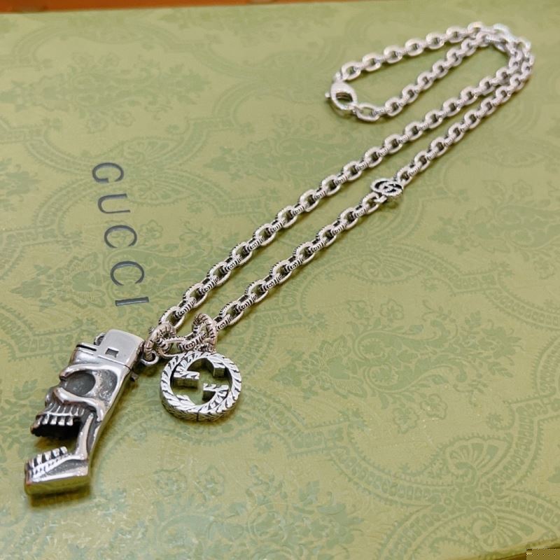 G*u*i necklaces